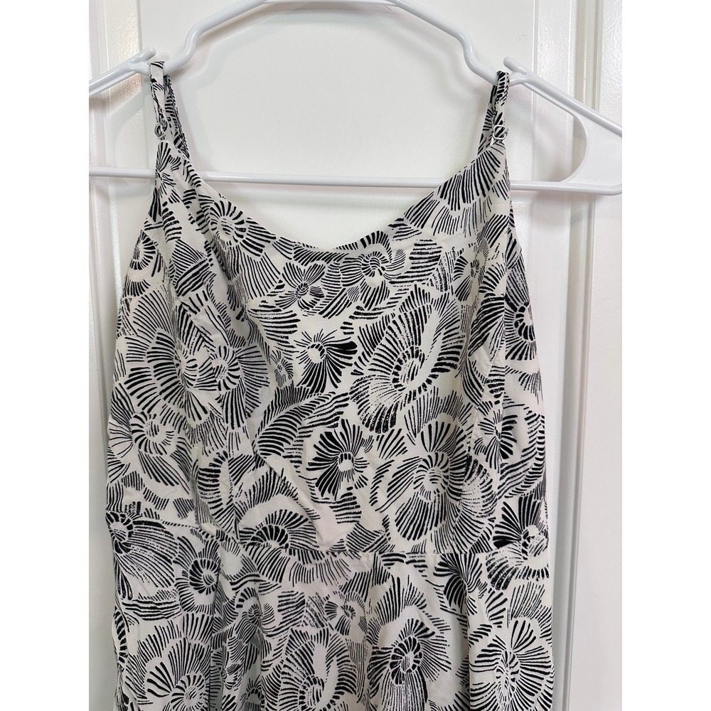 Old Navy Women's Black and White
Dress, Size Medium - Picture 2 of 9